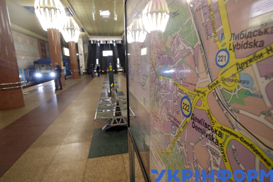 З 5 квітня проїзд у київському метро лише за спецперепустками