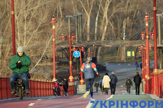 Парковий міст через Дніпро