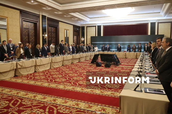 Санкційний саміт триває у Києві