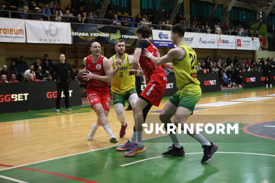 Баскетбольний клуб “Рівне” переміг на виїзді івано-франківську команду “Прикарпаття-Говерла”