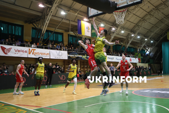 Баскетбольний клуб “Рівне” переміг на виїзді івано-франківську команду “Прикарпаття-Говерла”