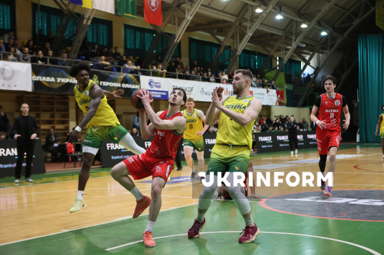 Баскетбольний клуб “Рівне” переміг на виїзді івано-франківську команду “Прикарпаття-Говерла”