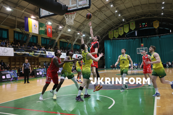 Баскетбольний клуб “Рівне” переміг на виїзді івано-франківську команду “Прикарпаття-Говерла”