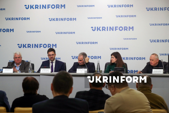 Дискусія "Українське суспільство, держава і церква в умовах миру і війни. Церковно-релігійна ситуація в Україні 2000-2025" в Укрінформі