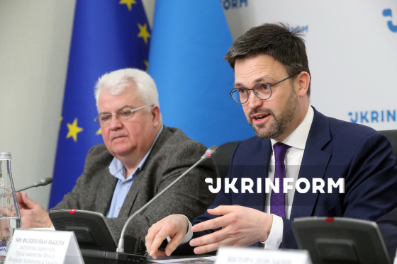 Дискусія "Українське суспільство, держава і церква в умовах миру і війни. Церковно-релігійна ситуація в Україні 2000-2025" в Укрінформі