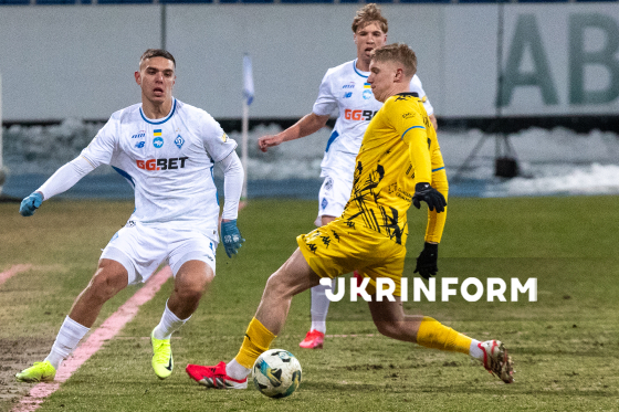 Матч Прем`єр-ліги між командами “Динамо” і “Рух”