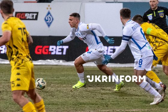 Матч Прем`єр-ліги між командами “Динамо” і “Рух”