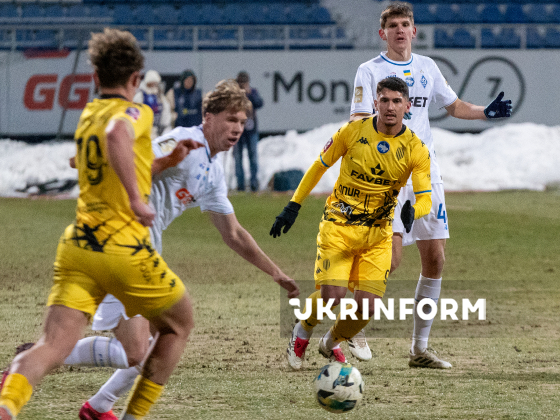 Матч Прем`єр-ліги між командами “Динамо” і “Рух”