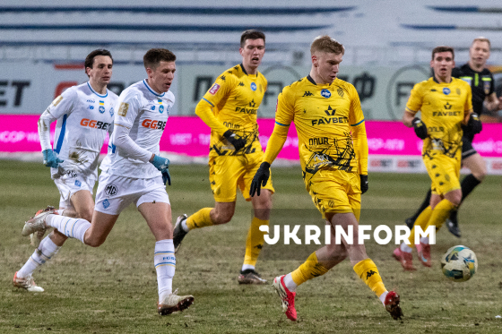 Матч Прем`єр-ліги між командами “Динамо” і “Рух”